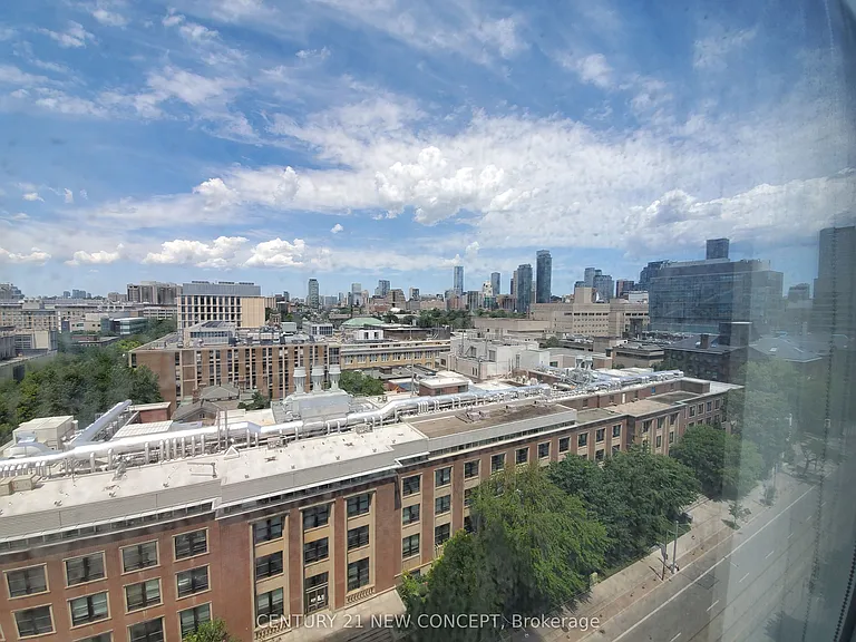 203 College St #1105 — Photo 4
