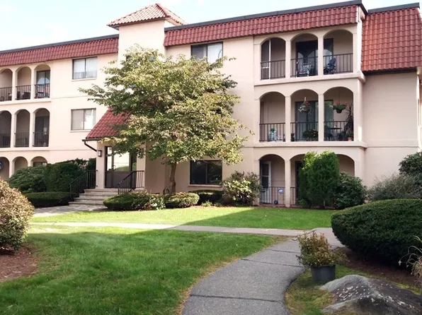 685 Oak St #6, Brockton, MA 02301