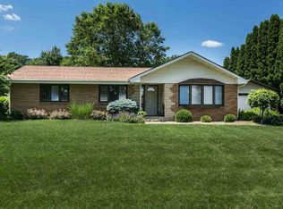 2341 Maplewood Dr, Dubuque, IA 52002