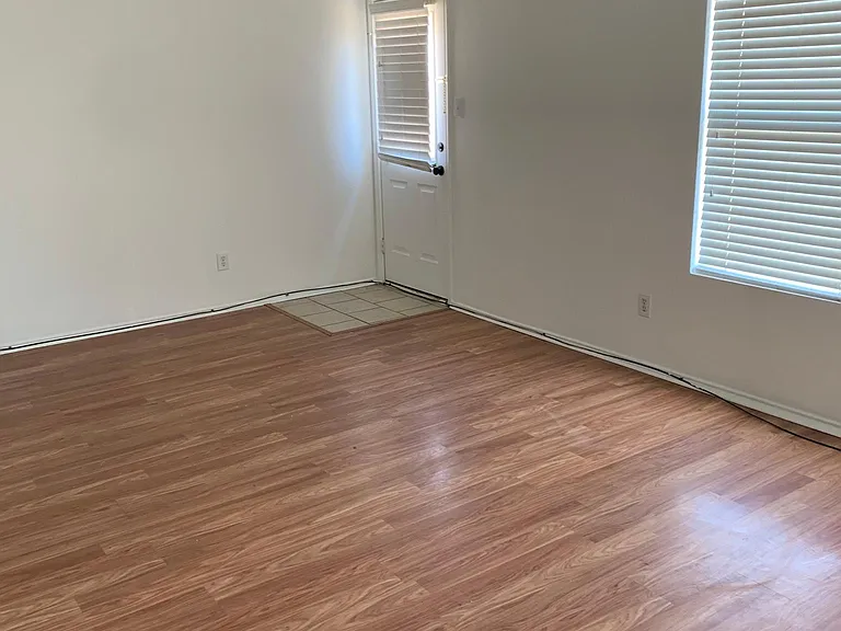 2701 Woodlake Pkwy — Photo 15