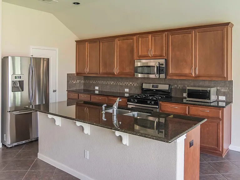2542 Ravenwood Dr — Photo 7