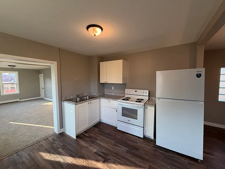 314 S Lake St #A — Photo 3