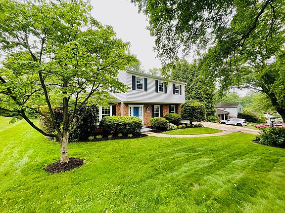 2nd image of 9342 Chestnut Knolls Dr