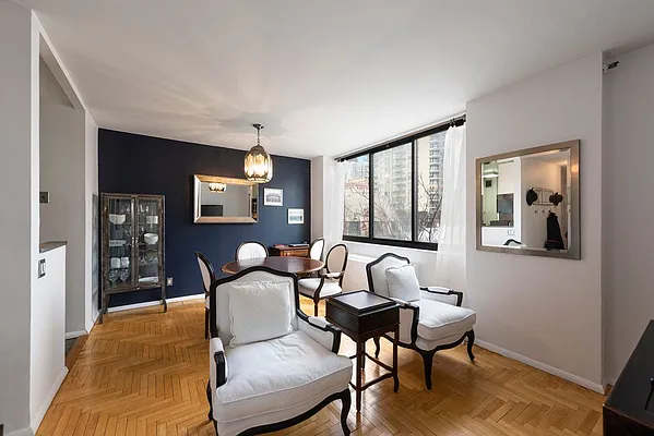 Sold by Nest Seekers International | media 3