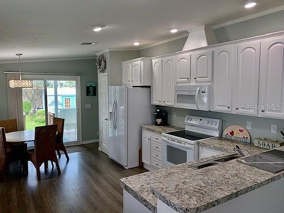 5th image of 18 Erskin Dr