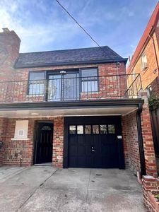 5762 79th Street, Middle Village, NY, 11379