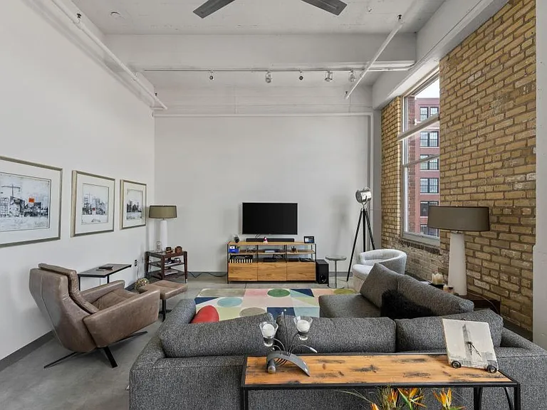 700 Washington Ave N #606 — Photo 4
