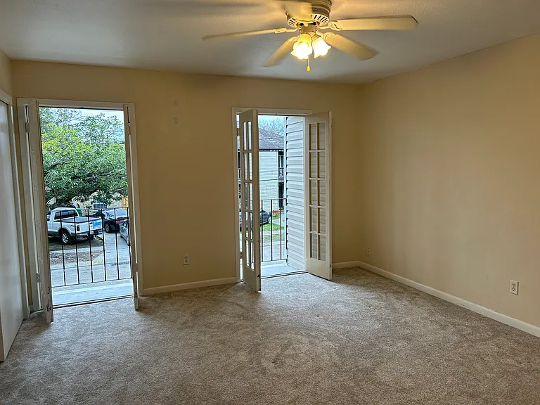 3731 Bunkerhill Dr — Photo 17