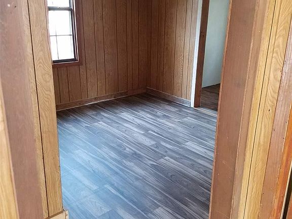5th image of 244 Willis St