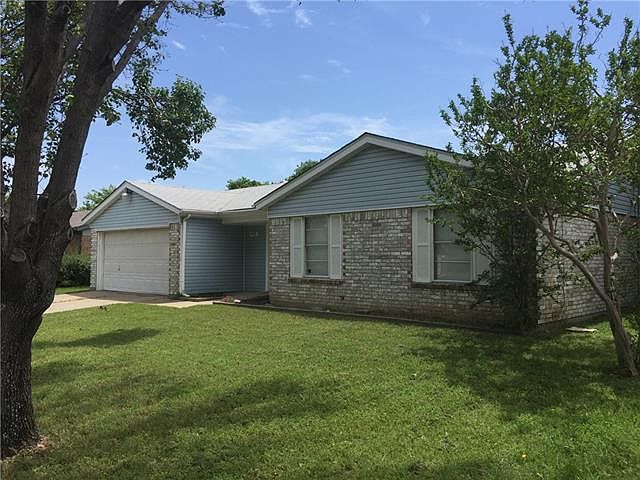 1st image of 445 Parkview Dr