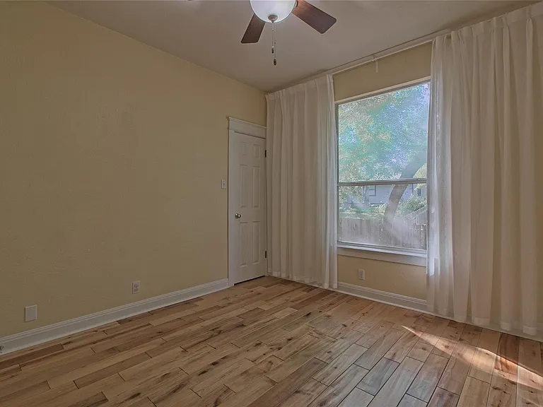 610 Palo Alto Ln — Photo 27