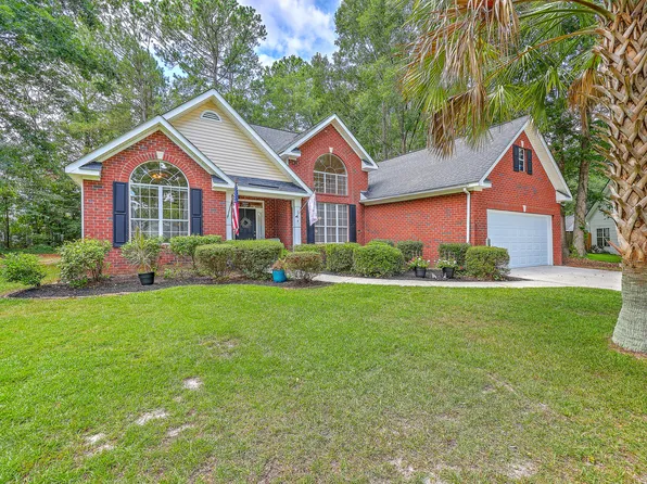 704 Pointe Cir, Summerville, SC 29485