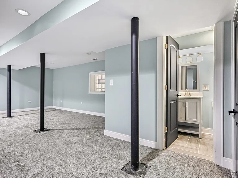 6547 S Langley Ave — Photo 21