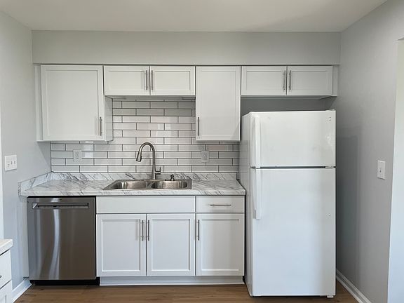 3rd image of 4409 Cavelle Ave