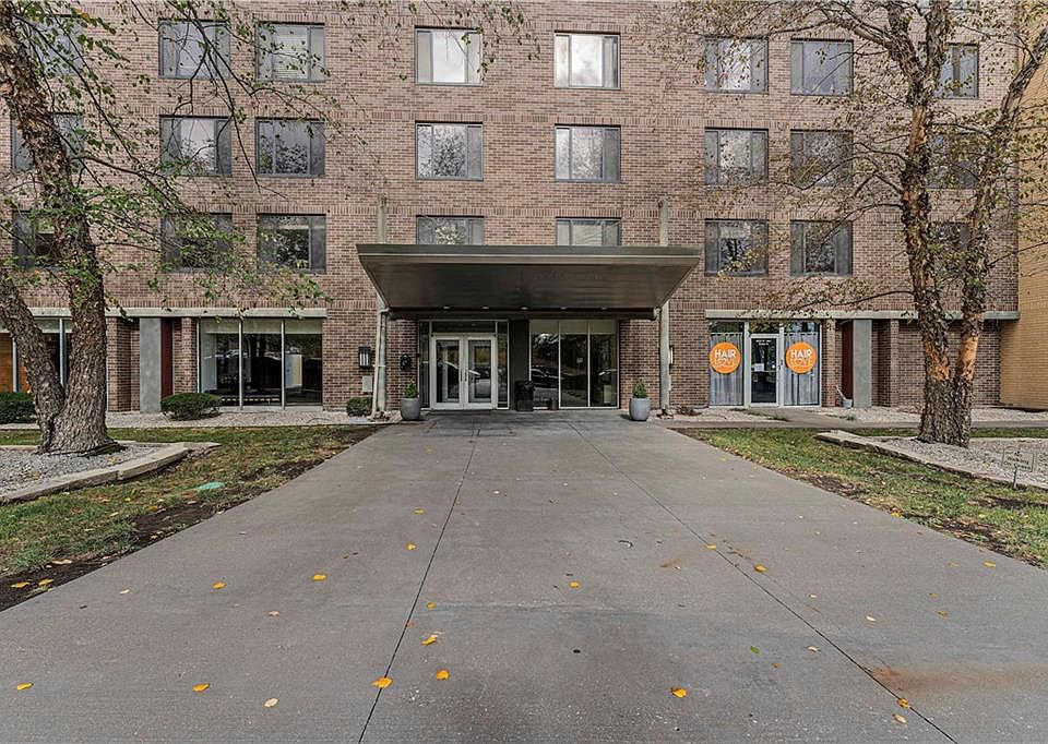 1st image of 600 E 8th St APT 4F