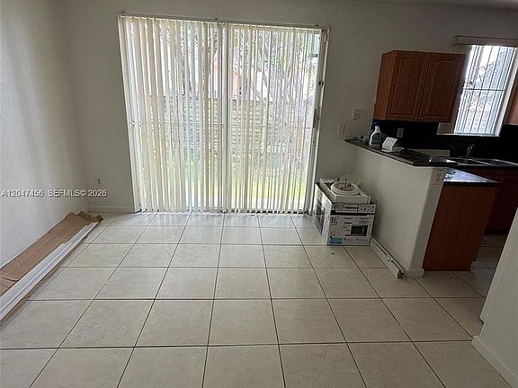 3rd image of 2432 SE 14th Ave #277