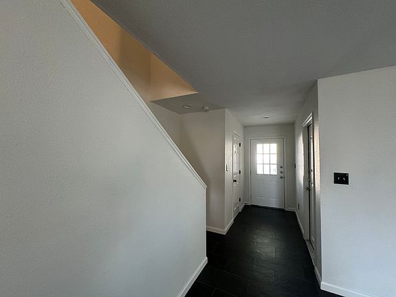 5th image of 306 Iroquois St Unit 101-A