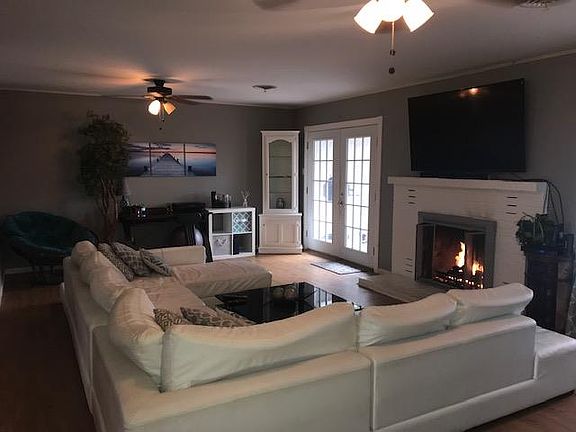 2nd image of 120 Crescent Dr