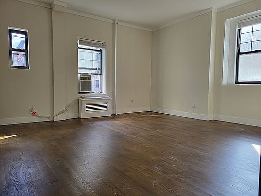 3rd image of 621 W End Ave APT 5E