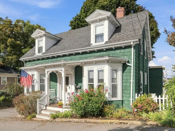 16 Churchill Pl, Lynn, MA 01902