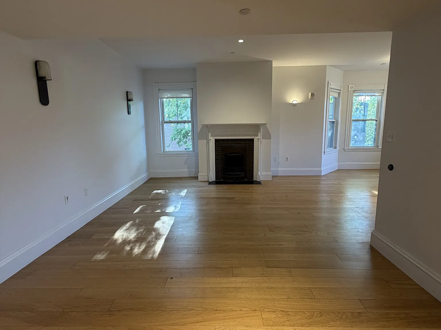 3 bed, 3.0 bath, $5,775 — Photo 3