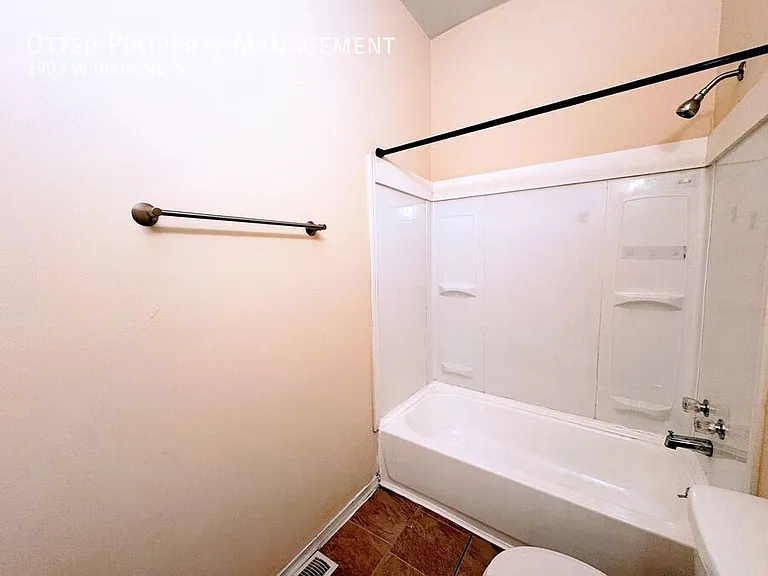 1903 W Diamond St #1 — Photo 20