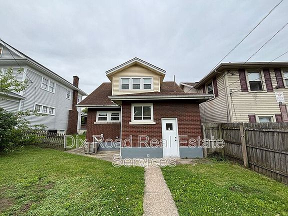 4th image of 4013 E 3rd St