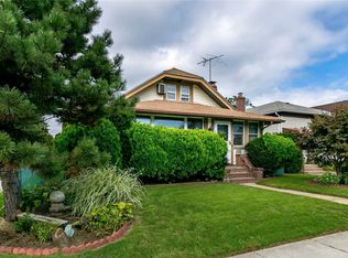 58 W Windsor Pkwy, Oceanside, NY 11572