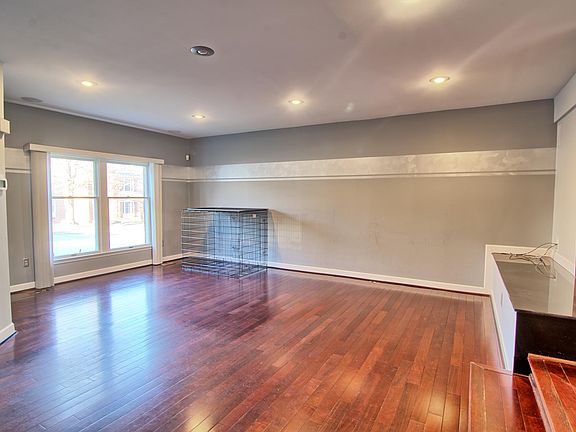 Living w/ Hardwood Floor and Fireplace