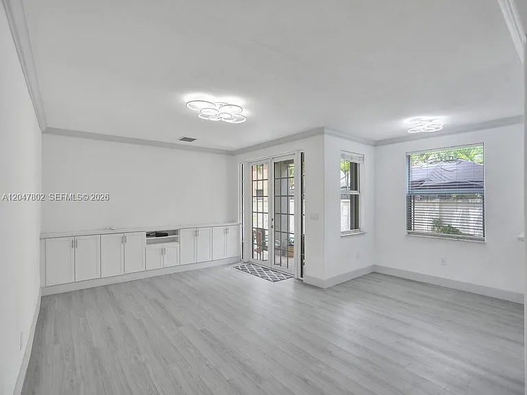 10813 NW 51st Ln — Photo 10