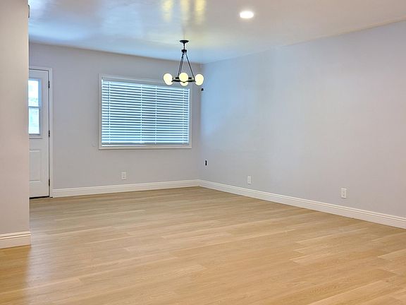 4th image of 727 S Susanna Ave #1