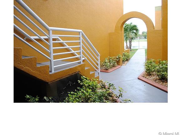 2nd image of 9741 Fontainebleau Blvd #H107