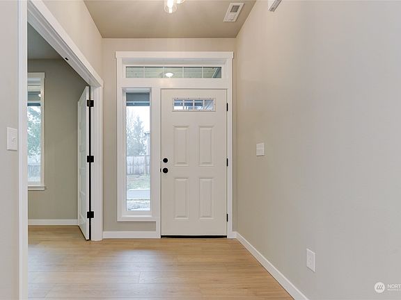 2nd image of 2617 43rd Lane SE