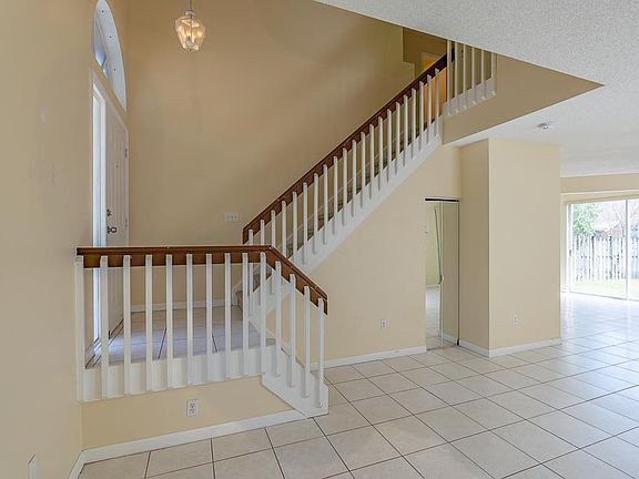 5th image of 581 NW 158th Ave