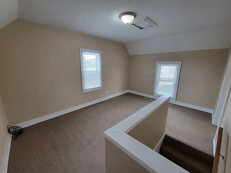 916 N Hill St — Photo 54