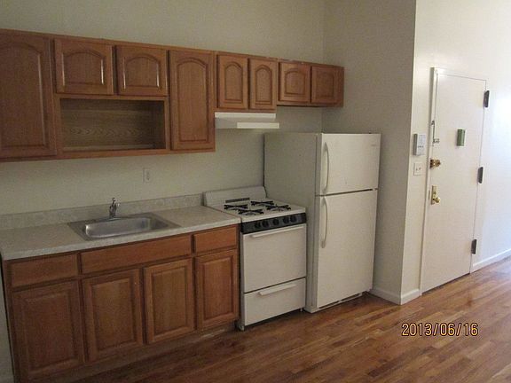 2nd image of 311 Jefferson St #C2