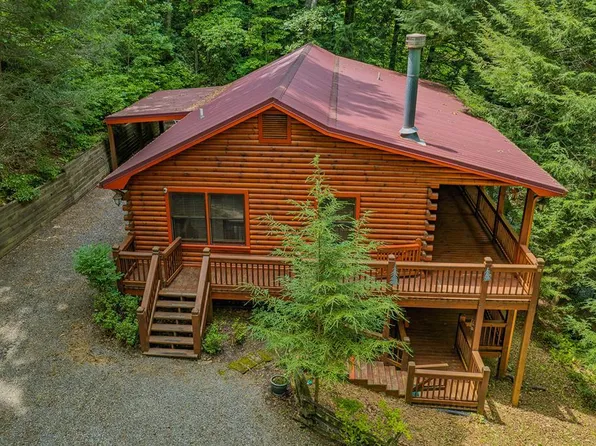 1480 Hidden Lake Dr, Ellijay, GA 30540