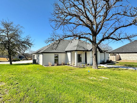 3rd image of 2819 Isaac Cir