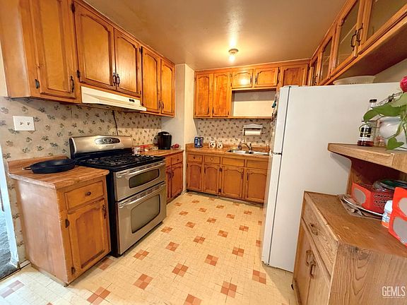 3rd image of 515 Monticello Ave