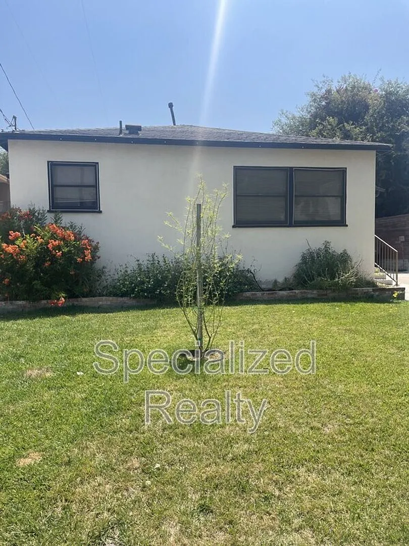 500 Hill Drive — Photo 1