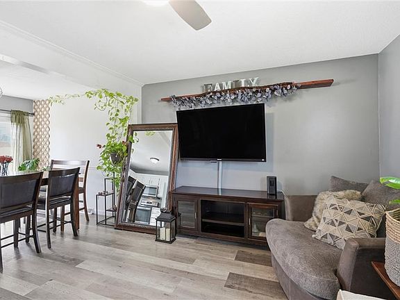 4th image of 505 NE Richardson Pl