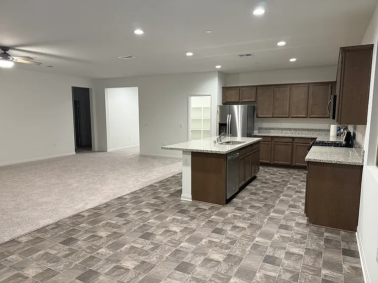 4212 Larchwood Ln — Photo 6