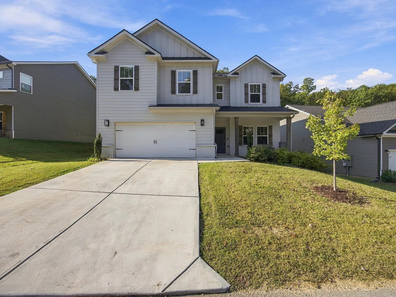 5 bed, 3268 sqft, $3,300 — Photo 1