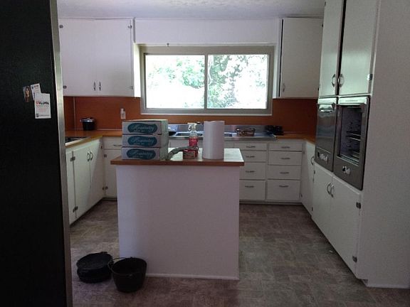 5th image of 504 Vance Dr
