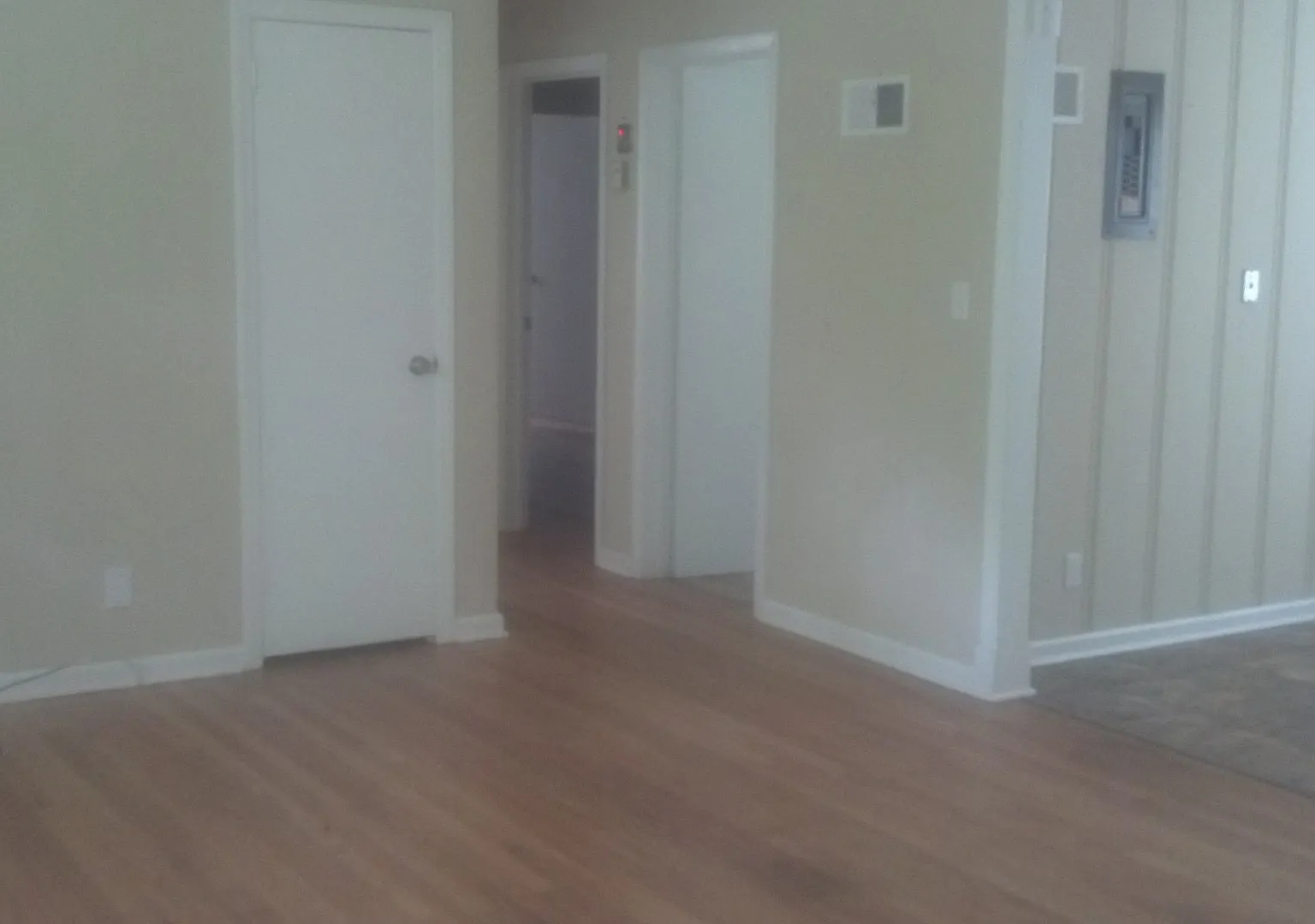 10415 Crystal Ave — Photo 4