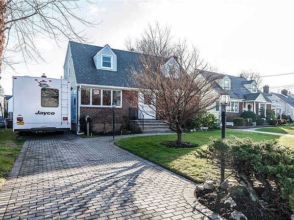 3rd image of 4 Rhame Ave