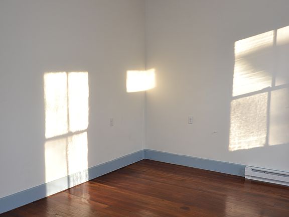 2nd image of 522 W McMicken Ave Unit 1
