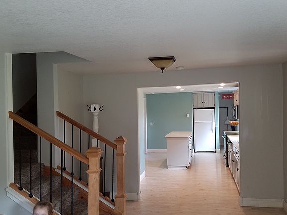 looking from LR into kitchen