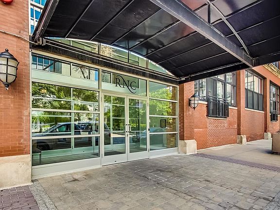 4th image of 525 W Superior St APT 321