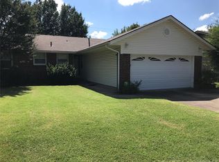 6716 E 27th Pl, Tulsa, OK 74129